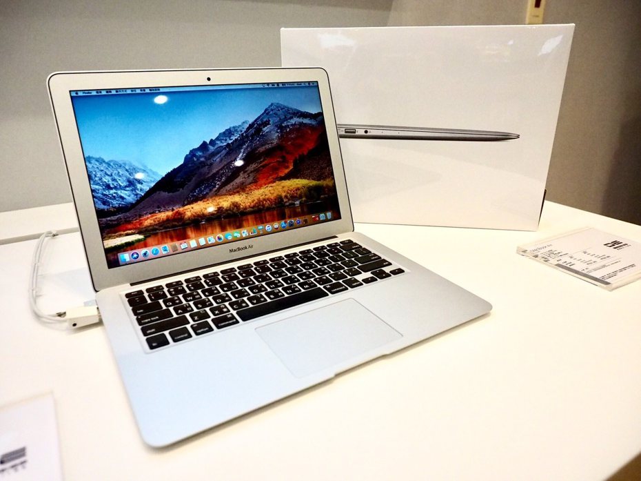 蘋果召回舊款15吋MacBook Pro筆電，因為電池有可能過熱造成起火風險。本報資料照