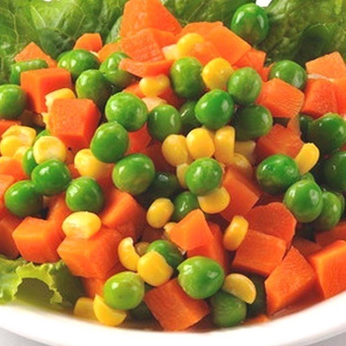 營養師提醒，一般所謂三色蔬內所含的紅蘿蔔丁、玉米粒及豌豆仁，僅有紅蘿蔔丁屬於蔬菜類。 圖片來源/rakuten