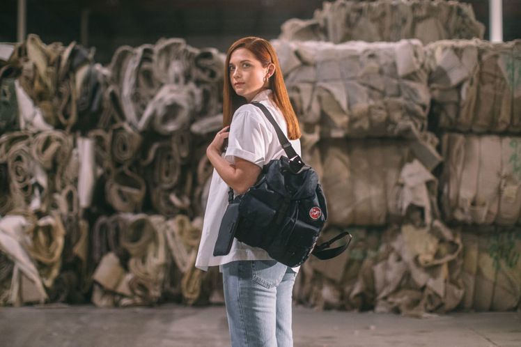 義大利時尚品牌Prada打造Re-Nylon可再生尼龍膠囊限定系列，並與國家地理雜誌合作推出五大洲主題影片，探討環保議題。圖／摘自官網