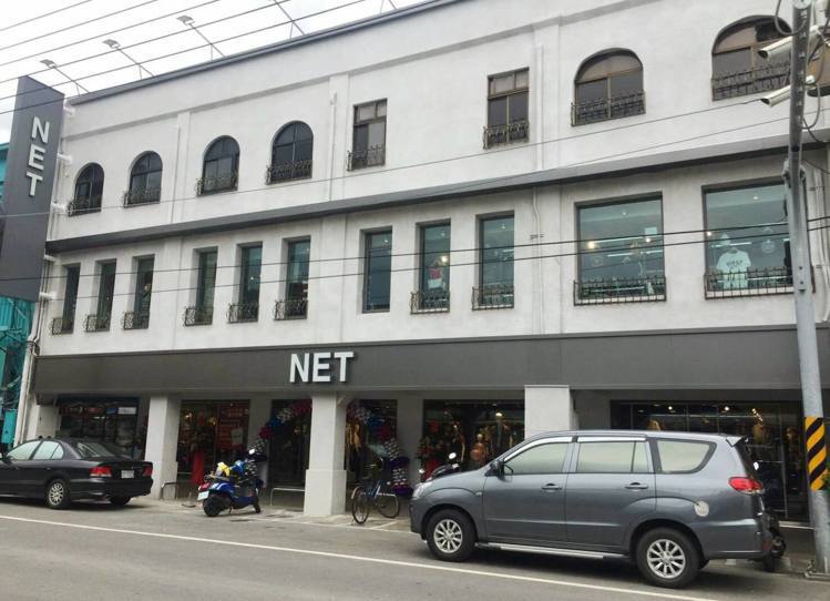 NET日前在台南善化開出新門市，是利用當地40年的老醫院改建而成。圖／摘自NET官方粉絲團