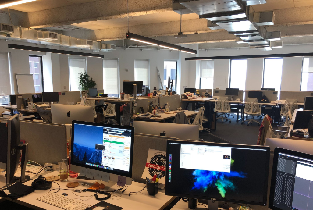 圖為2019年6月6日VOX媒體集團紐約辦公室現場，全體員工離開崗位罷工。 圖／取自Vox Media工會官方Twitter