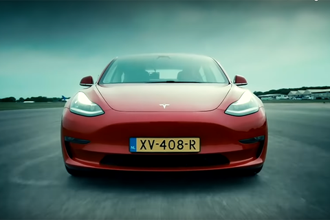 影／Tesla Model 3挑戰內燃機最強對手！　雙B與愛快跟得上嗎？