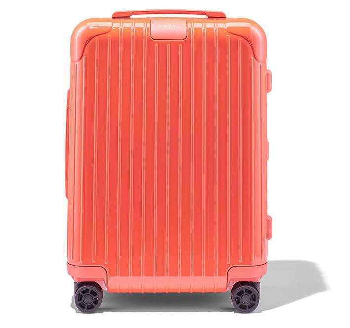 RIMOWA Essential季節性限量珊瑚紅21吋登機箱，約23,400元。圖／摘自天貓