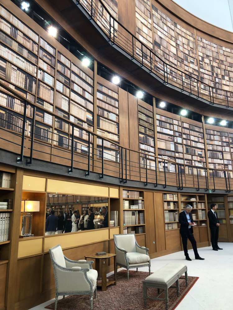 香奈兒在巴黎大皇宮內打造一座舒適的圖書館。記者孫曼／攝影