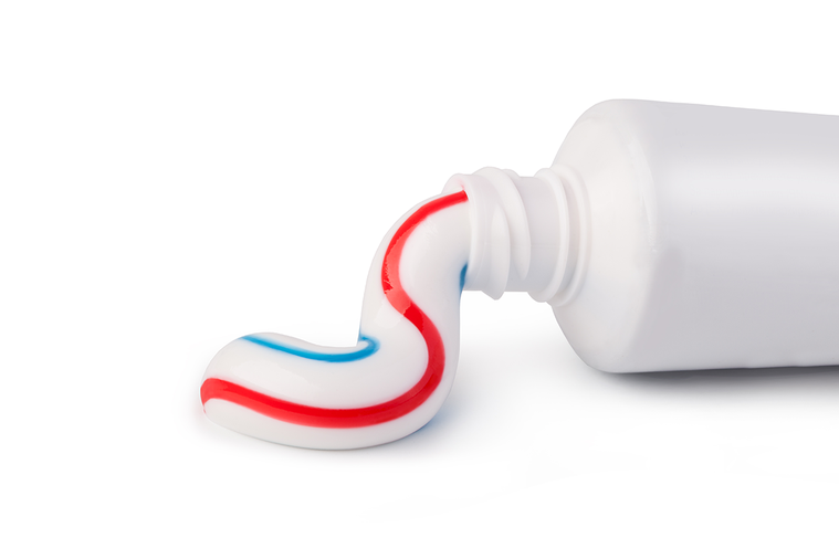 最近1項新的研究指出，添加在牙膏、肥皂或漱口水中的三氯生，是用來殺死細菌的化學物...