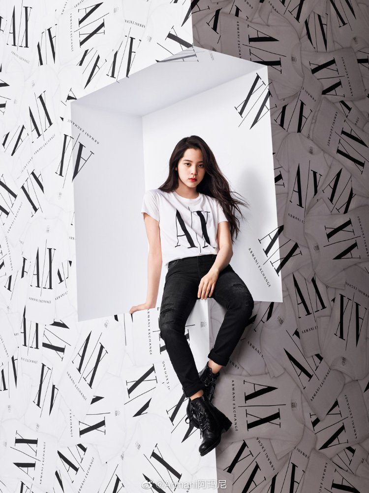 A|X Armani Exchange宣布今年19歲的歐陽娜娜，成為品牌新任大中華區及亞太區全新形象代言人。圖／摘自微博