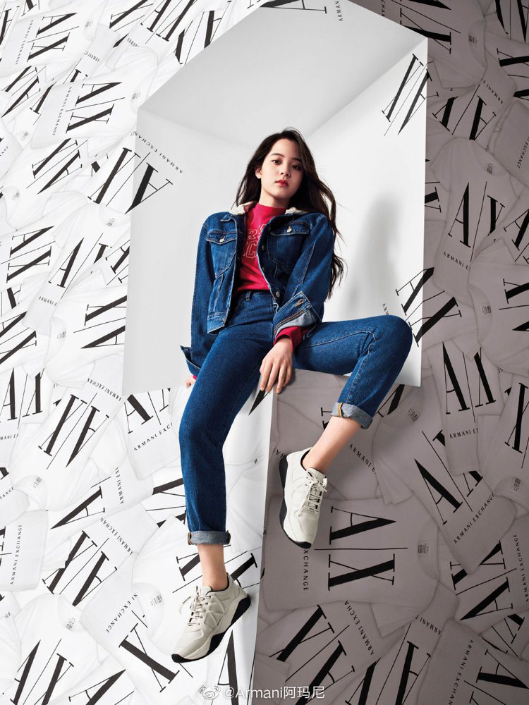A|X Armani Exchange宣布今年19歲的歐陽娜娜，成為品牌新任大中華區及亞太區全新形象代言人。圖／摘自微博