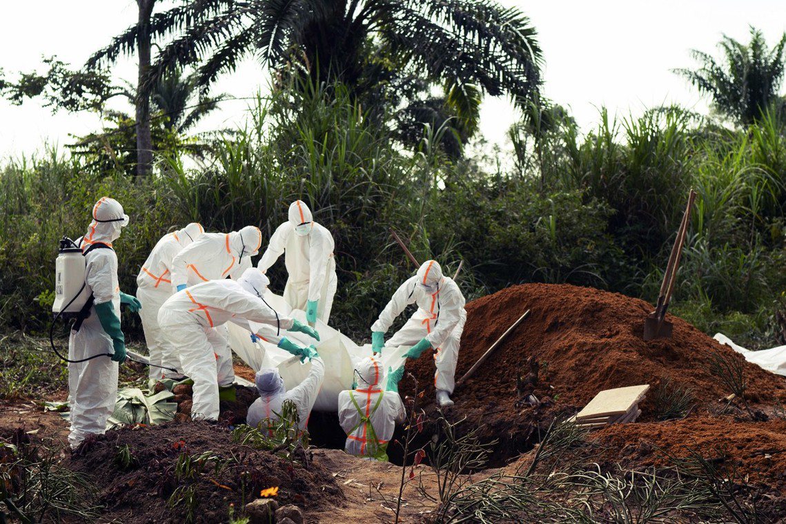 世界衛生組織（WHO）針對非洲中部、剛果民主共和國失控將近一年的伊波拉病毒疫情，...