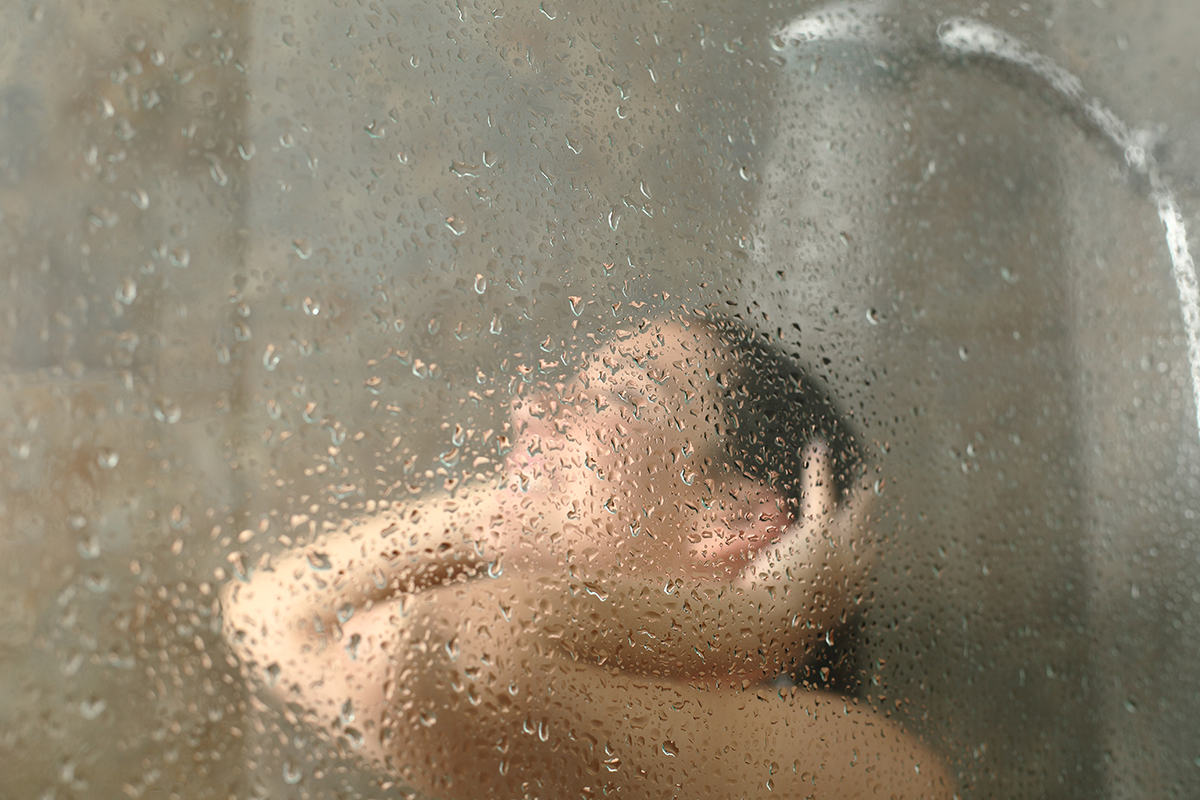 晚上總是睡不好？不妨在睡前洗個熱水澡吧。