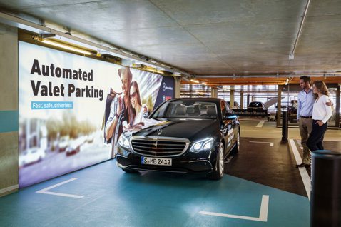 影／Mercedes與Bosch推出自動代客泊車系統 讓你省去停車的時間！