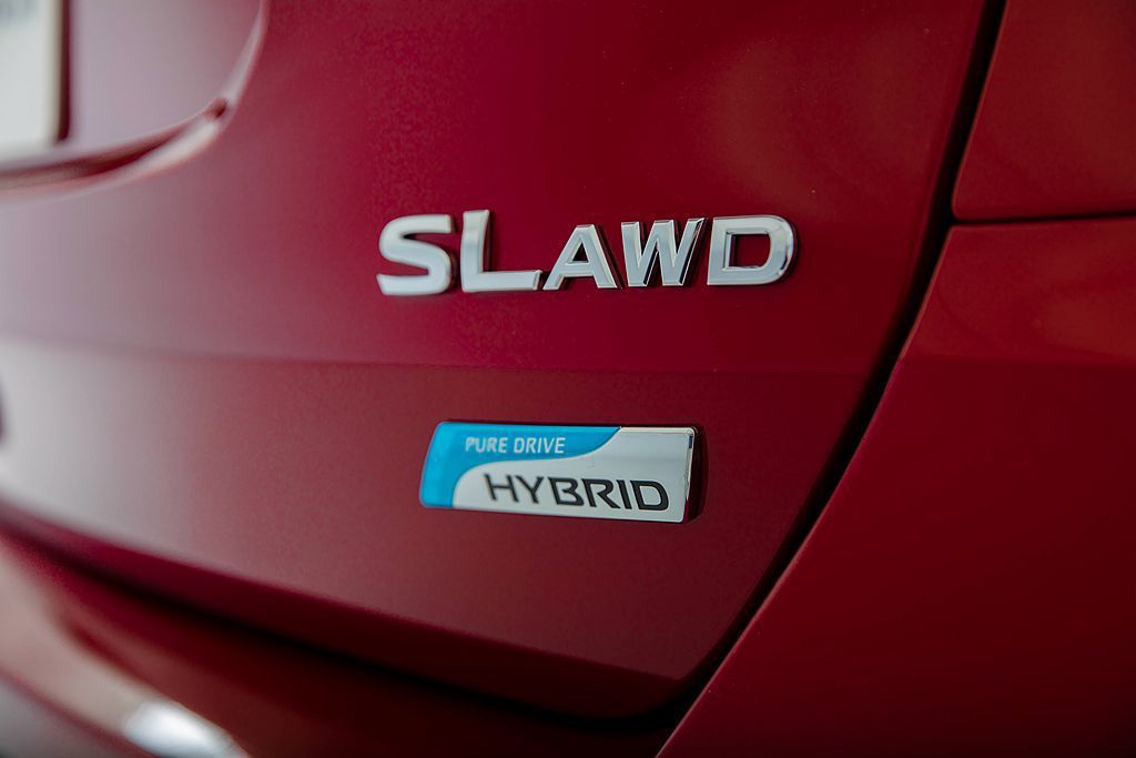 Nissan Rogue Hybrid在美國銷售表現普通且僅占整體銷售一小部分，...