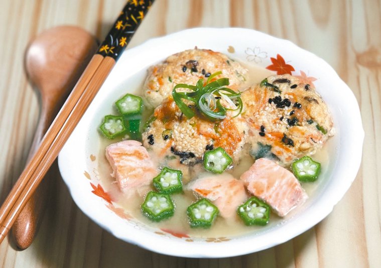 豆腐排鮭魚味噌湯