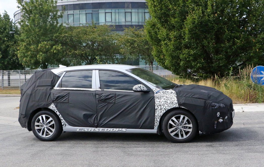 小改款Hyundai i30偽裝測試車。 摘自Carscoops