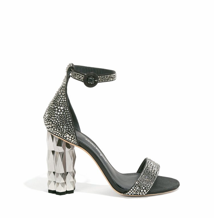 AZALEA黑色水晶鑲嵌鑽石跟涼鞋，47,900元。圖／Salvatore Ferragamo提供