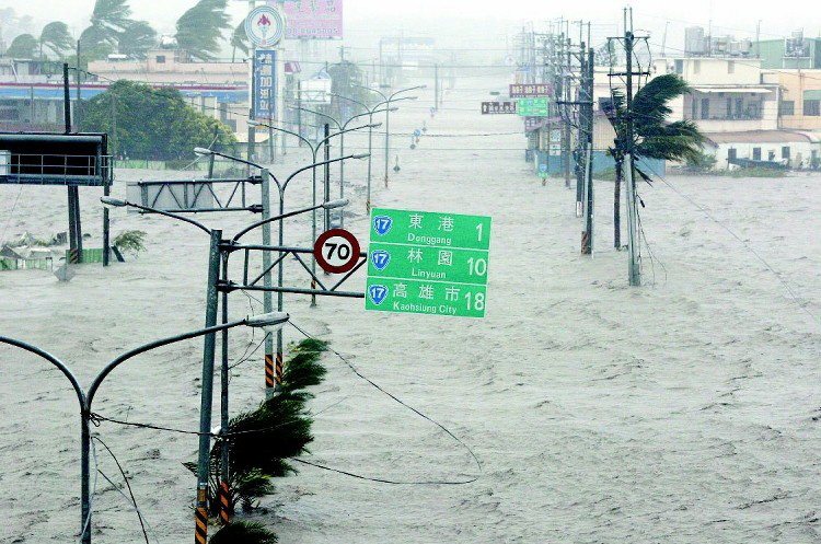 莫拉克台风造成严重水患，多数乡镇淹水，望去一片汪洋。联合报系资料照片