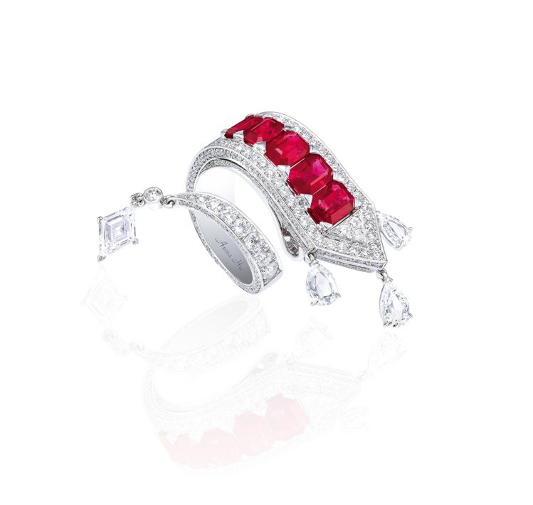 胡茵菲絲路音樂系列熱情Appassionata戒指，紅寶石配鑽石，估價約260萬元起。圖／蘇富比提供