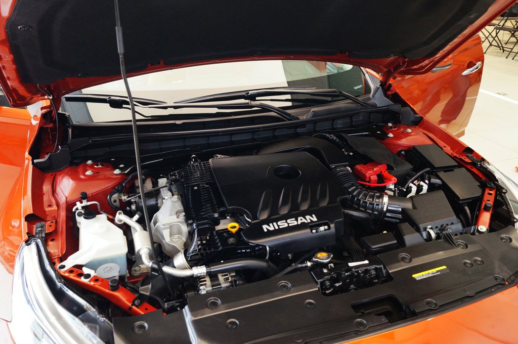 2.0升VC-Turbo可變壓縮比引擎，有248hp/5,600、37.7kgm...