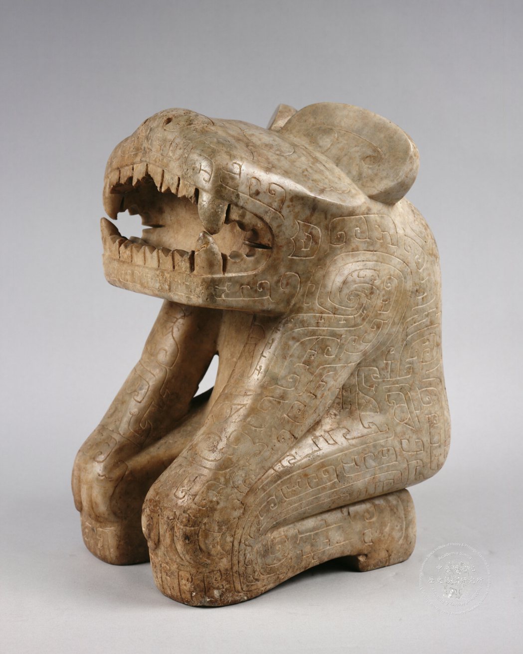 「石虎首人身跪姿立雕」2009年獲文化部指定國寶。 圖／中研院提供