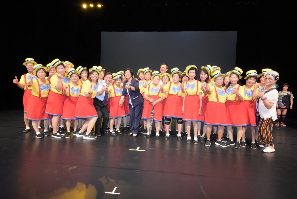 彰化縣政府委託弘道老人福利基金會，舉辦彰化縣首見的「彰化傳耆音樂劇-小紅帽的百歲趴」。