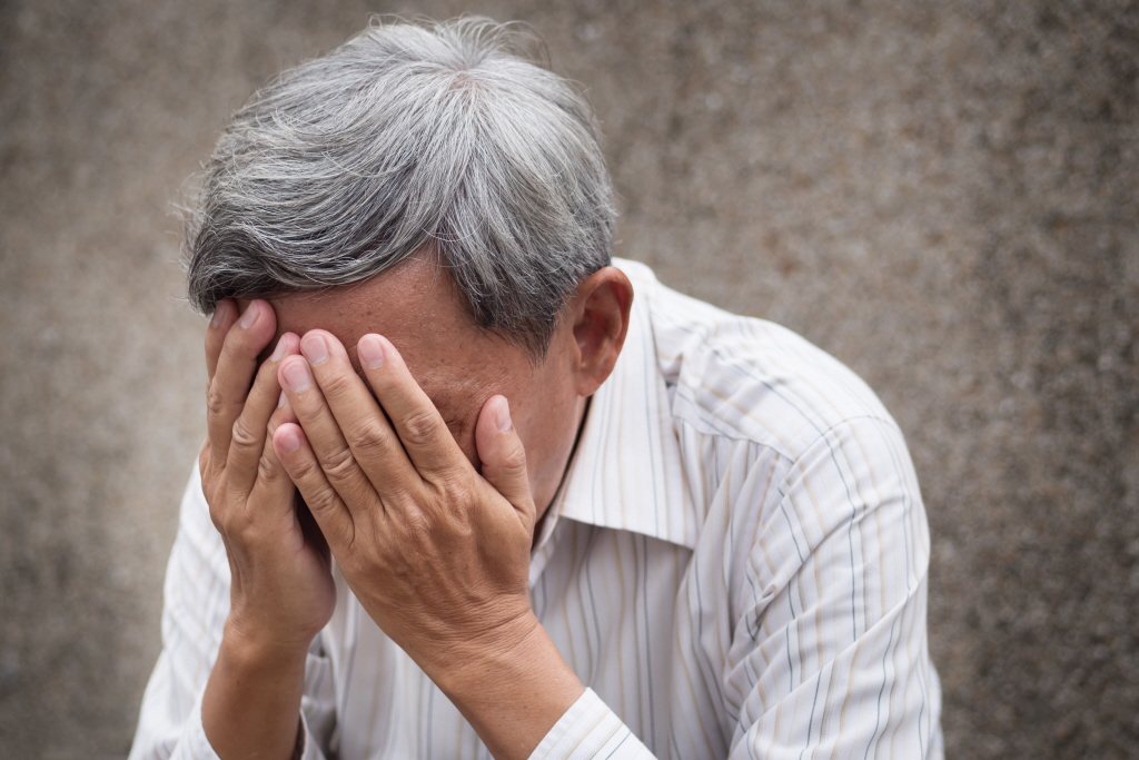 平均每10位70歲以上長者就有1位明顯憂鬱情緒，但實際就診者極少，患者甚至沒有病識感。<br />圖／123RF