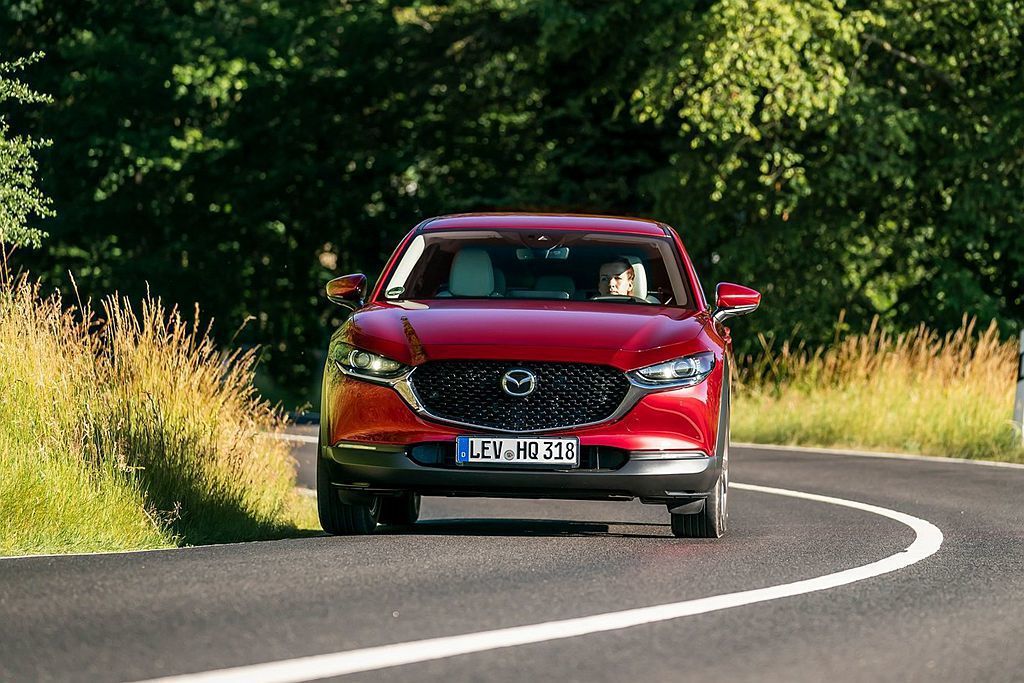 Mazda CX-30有更出色的底盤離地高度，契合i-ACTIV AWD四輪驅動...