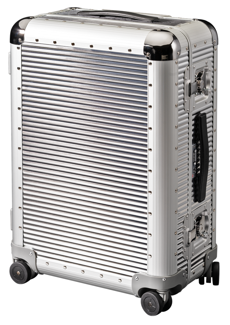 FPM Bank系列27吋不鏽鋼行李箱，55,000元。圖／碧陞國際提供