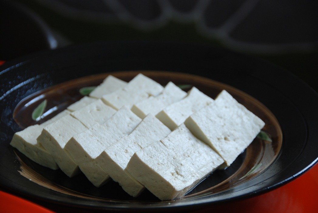 日本風行凍豆腐瘦身法。 本報資料照片