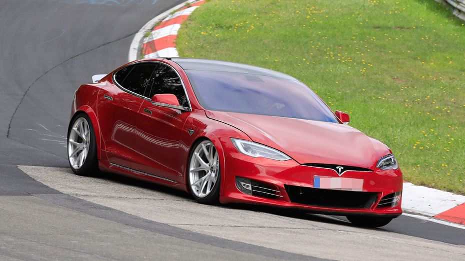 Tesla ”Plaid” Model S正在紐柏林測試當中。 摘自auto motor sport