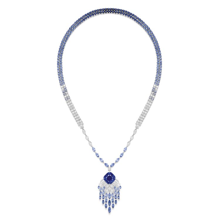 伯爵金燦綠洲系列頂級珠寶「蔚藍瀑布」藍寶石頂級珠寶鑽石墜鍊，鑲嵌罕見的矢車菊藍主石，3,190萬元。圖／伯爵提供