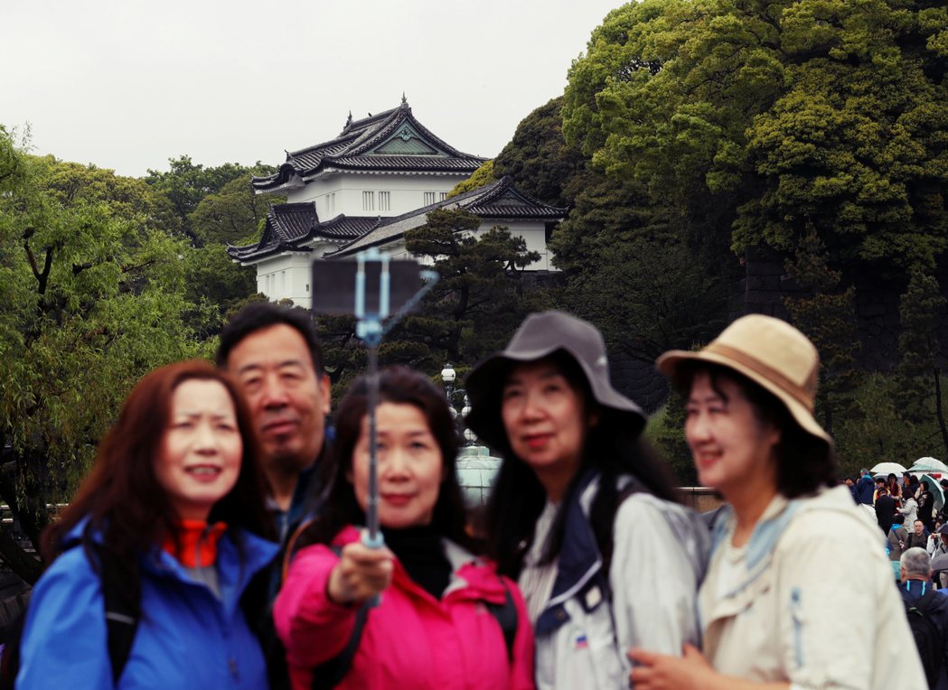 日本觀光廳在18日公開了最新統計數據，今年8月份訪日的南韓觀光客人數，比去年同期...