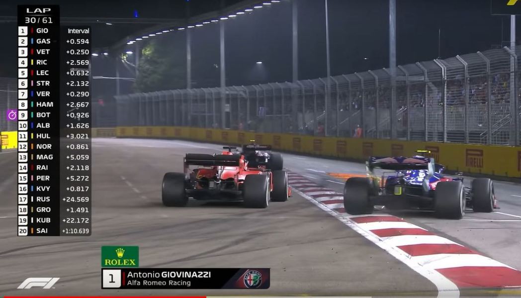 Vettel一記侵略性十足的超車將Gasly逼出賽道。 摘自F1