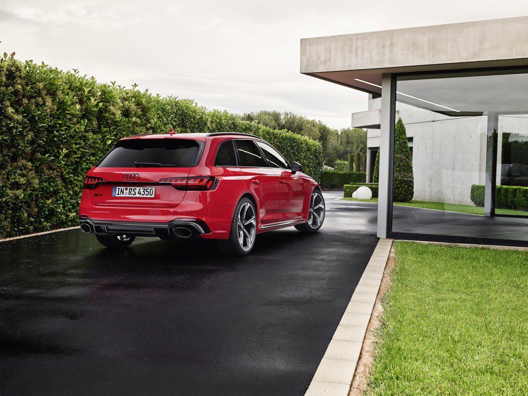 小改款Audi RS4 Avant預計將於12月率先於歐洲上市。 摘自Audi