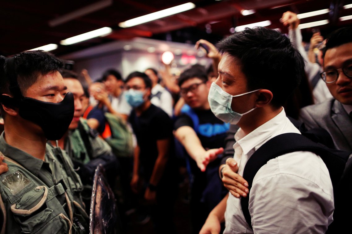 香港抗爭期間，警民對峙資料照片。 圖／路透社