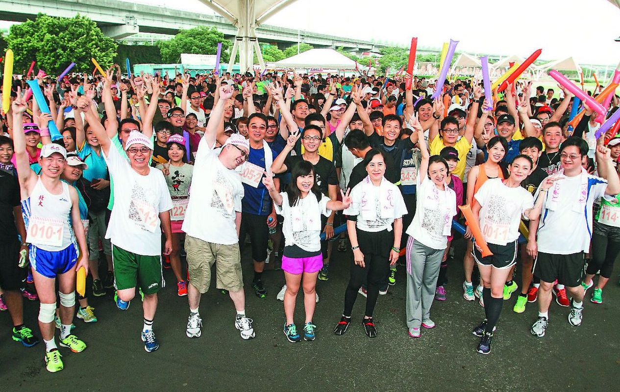 2013年10月，第一屆的器捐路跑在台北市大佳河濱公園起跑。