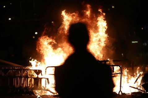 「反送中」周年：為什麼香港抗爭近年愈來愈暴力激進？
