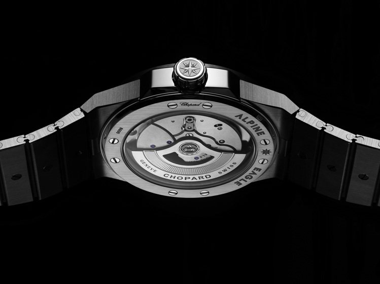 蕭邦Alpine Eagle系列腕表搭載或天文台認證的蕭邦自製機芯。圖／蕭邦提供