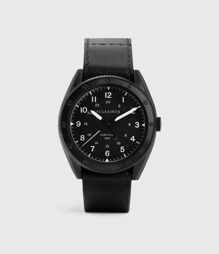 ALLSAINTS subtitled系列兩地時間腕錶，黑色表盤搭配皮革表帶，9,500元。圖／ALLSAINTS提供