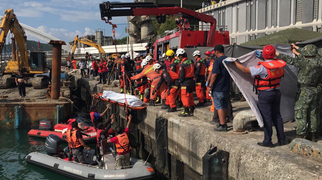 南方澳大橋日前斷裂，造成6名外籍漁工逃生不及死亡。 圖／聯合報系資料照片