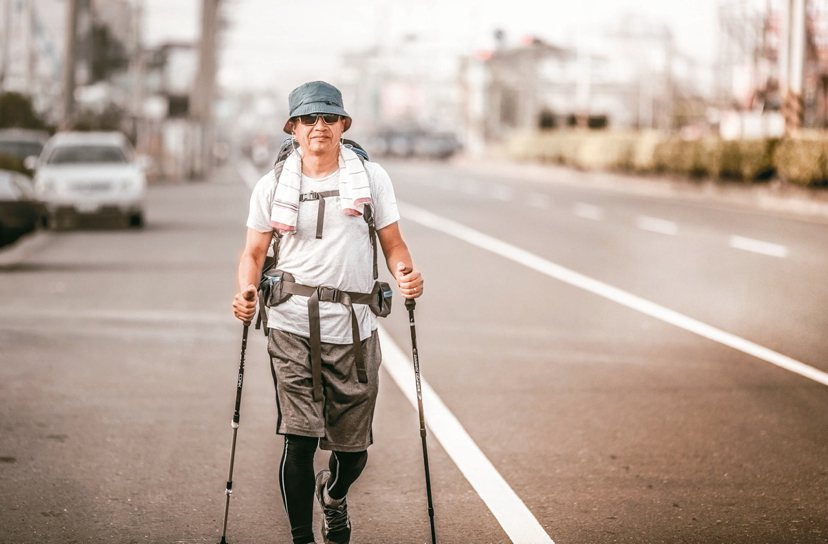 前年底，曾文誠開始了36天800公里的徒步環島旅行。 圖╱曾文誠提供