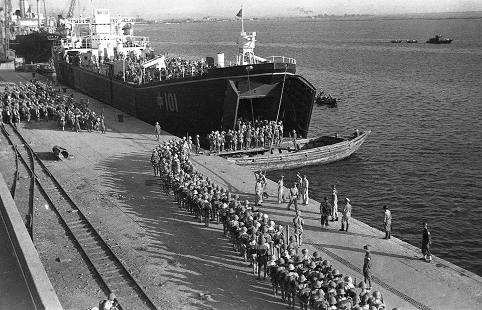 1949年8月31日，201師601、602團從高雄港登上招商局的「中101」輪...