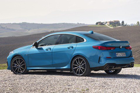 對抗賓士CLA的入門轎跑　全新BMW 2 Series Gran Coupe提前登場、售價順勢公佈！