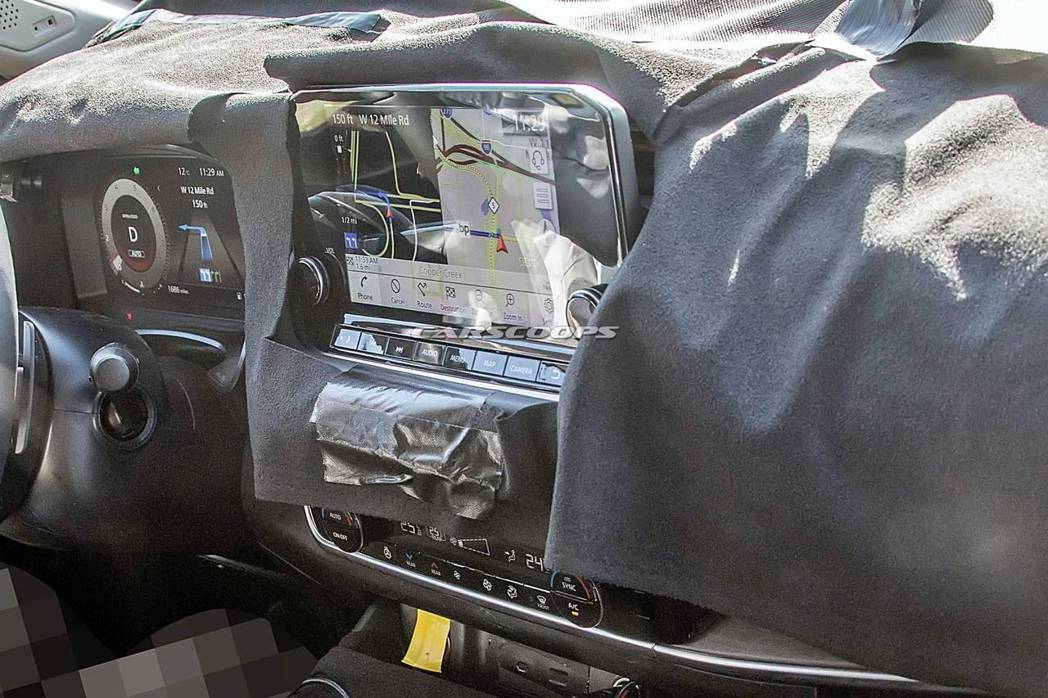 新世代Nissan Rogue/X-Trail換上了大尺寸中控螢幕。 摘自Car...