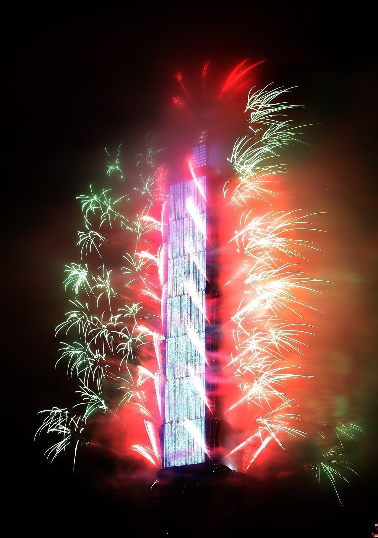 2020台北101跨年煙火升級了! 300秒大秀閃亮夜空 | 旅遊 | 聯合新聞網