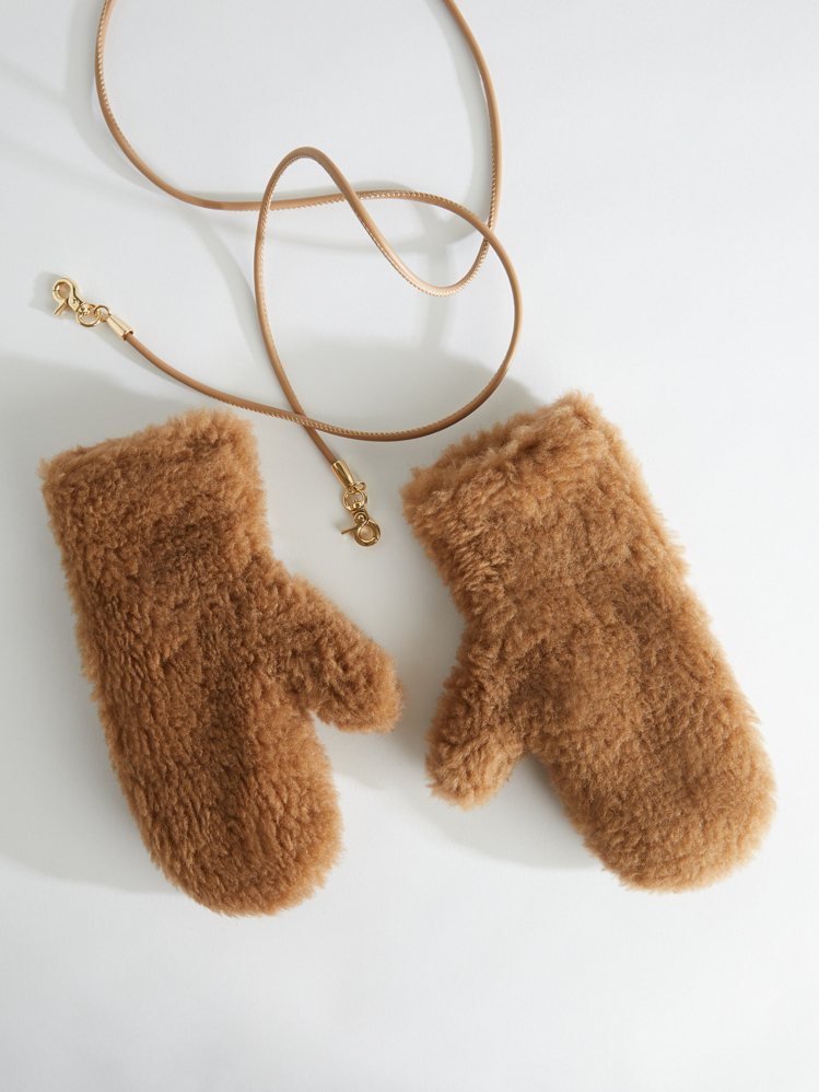 #MaxTheTeddy系列保暖手套，售價7,800元。圖／Max Mara提供
