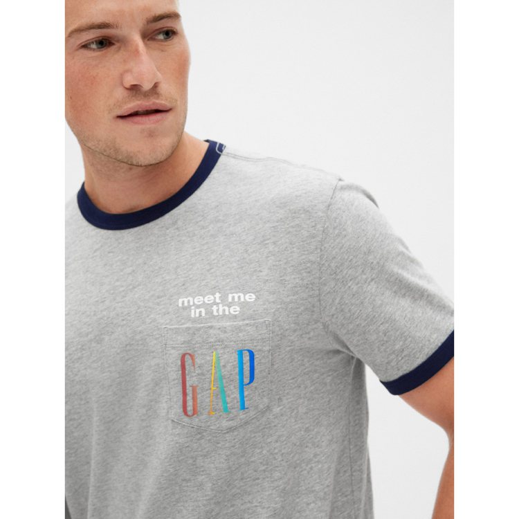 Gap Pride 系列商品，T恤售價999元。圖／Gap提供