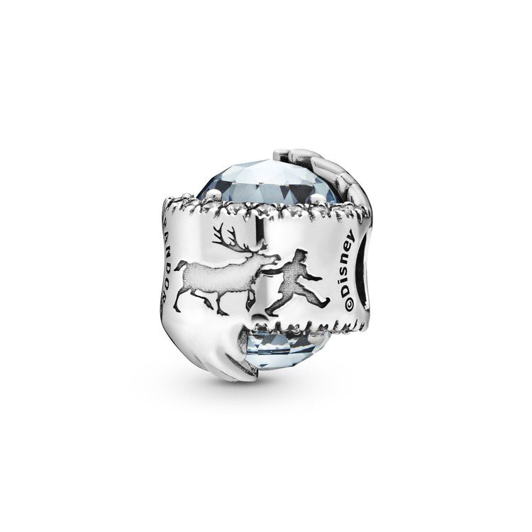 Pandora冰雪魔法925銀夜空藍水晶串飾、3,680元。圖／Pandora提供