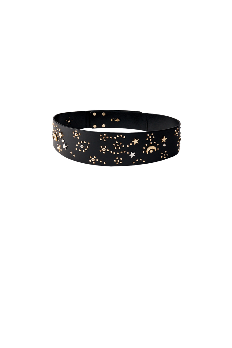 maje星空設計鉚釘黑色皮帶，售價6,030元。圖／maje提供