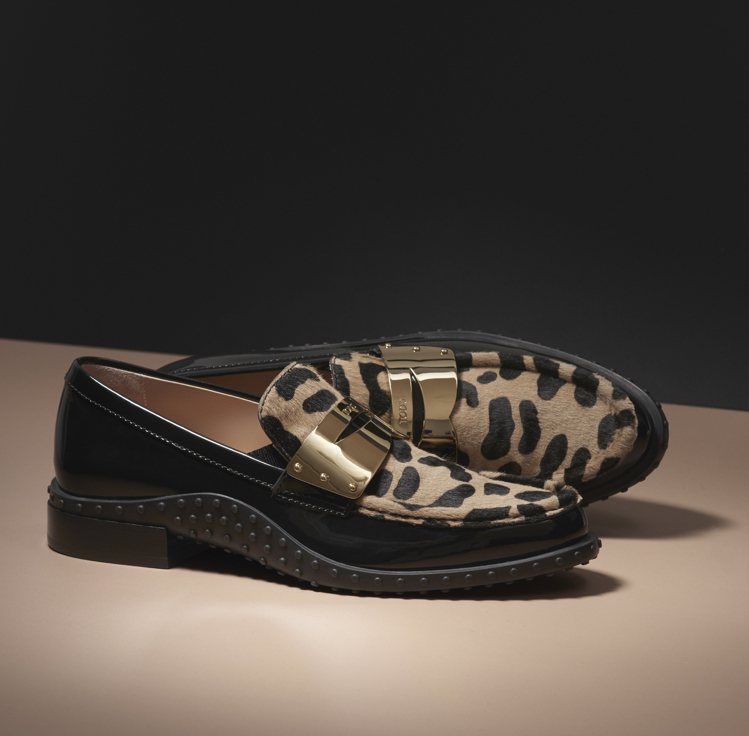 TOD’S豹紋牛毛膠底樂福鞋，32,300元。圖／迪生提供
