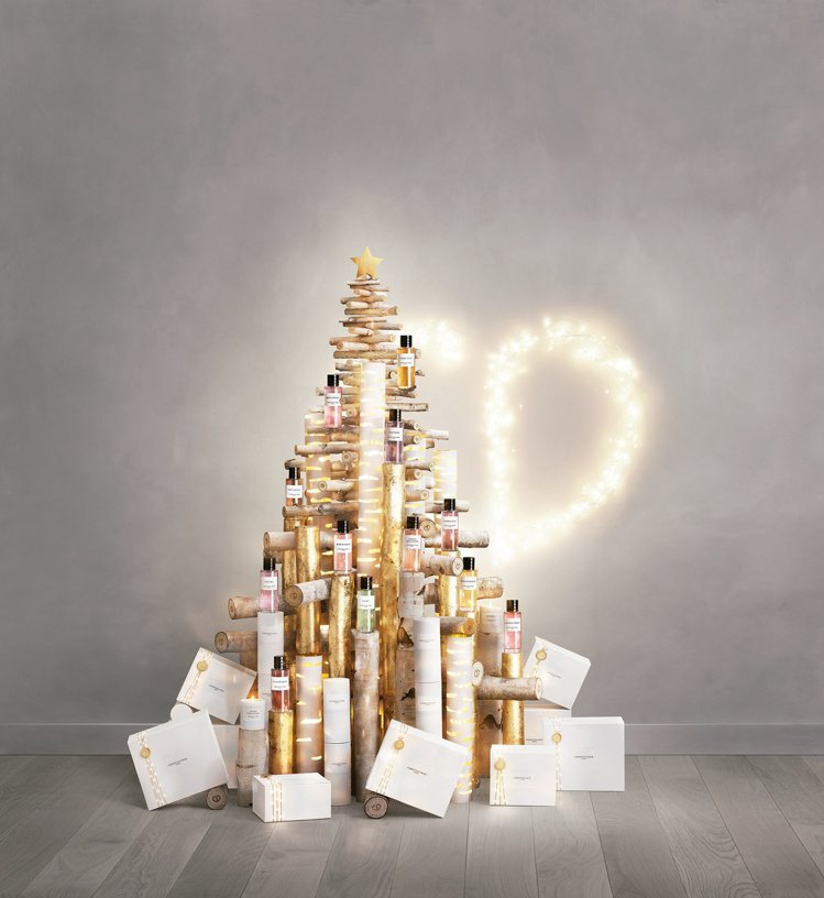 迪奧耶誕倒數日曆內含12款香氛、4款香氛蠟燭、3款潤膚乳霜、2款香氛皂、3款香氛...