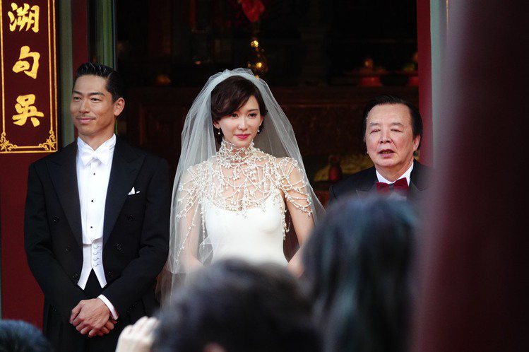 林志玲和AKIRA進行結婚儀式，林志玲紅了眼框。記者林伯東／攝影